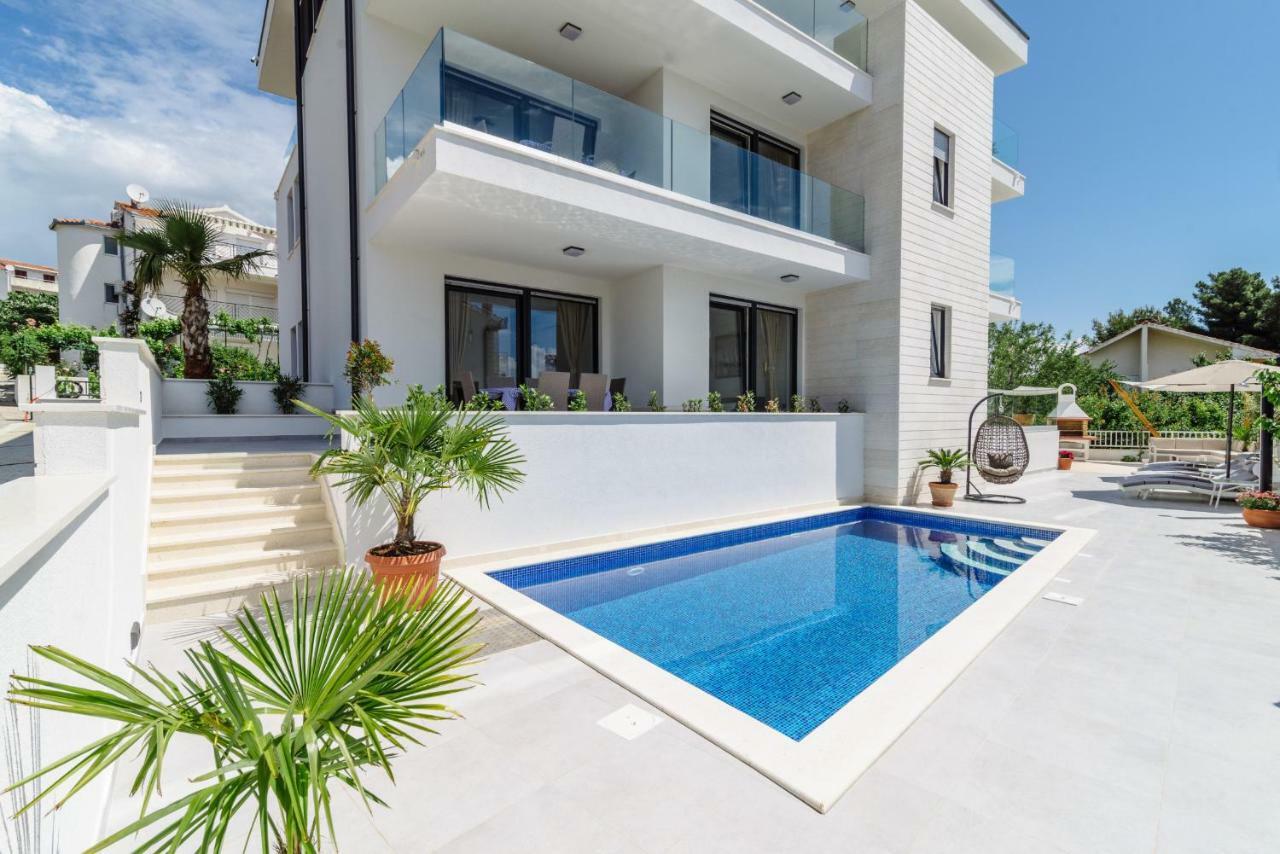 Apartments Villa Dalmatia トロギール エクステリア 写真