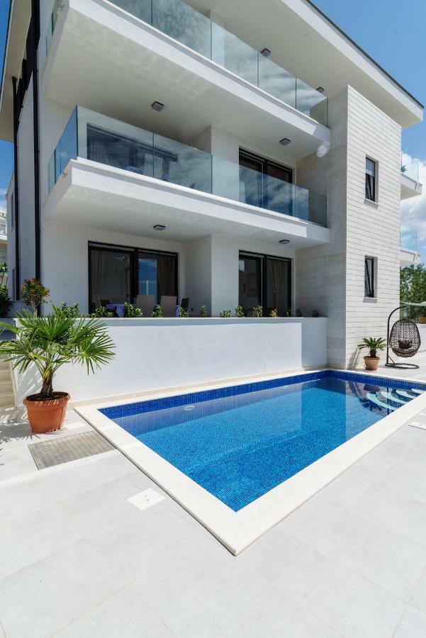 Apartments Villa Dalmatia トロギール エクステリア 写真
