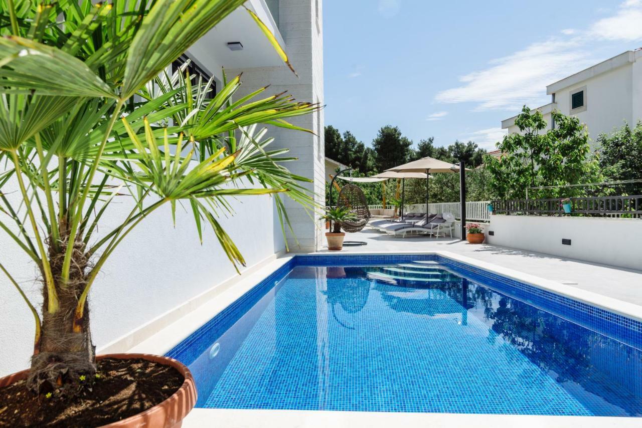 Apartments Villa Dalmatia トロギール エクステリア 写真