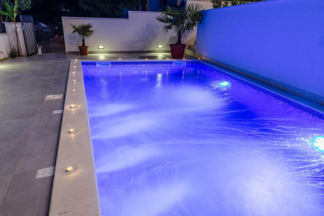Apartments Villa Dalmatia トロギール エクステリア 写真