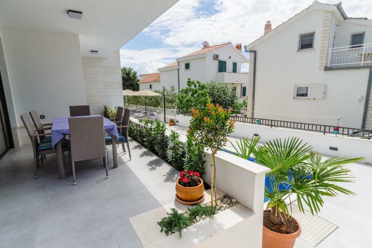 Apartments Villa Dalmatia トロギール エクステリア 写真