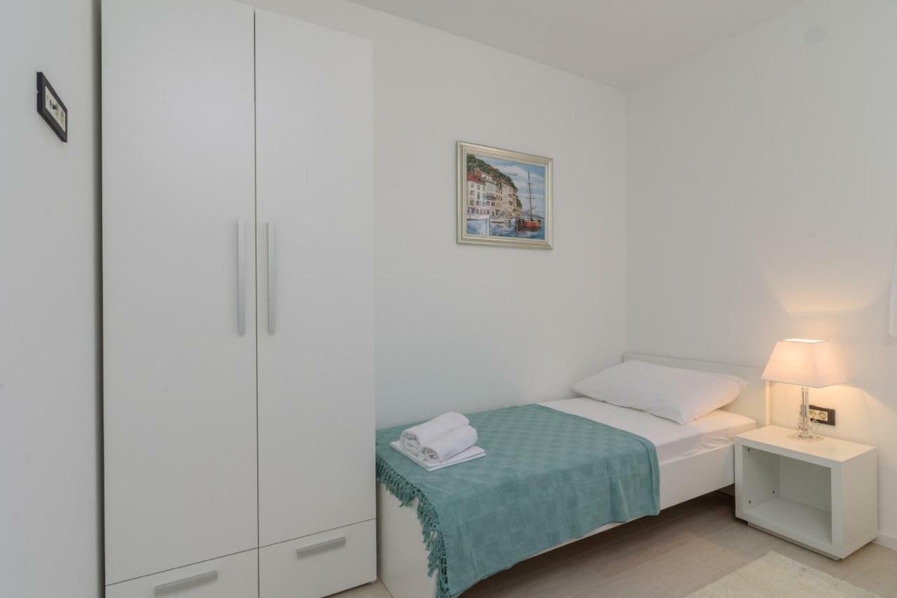 Apartments Villa Dalmatia トロギール 部屋 写真